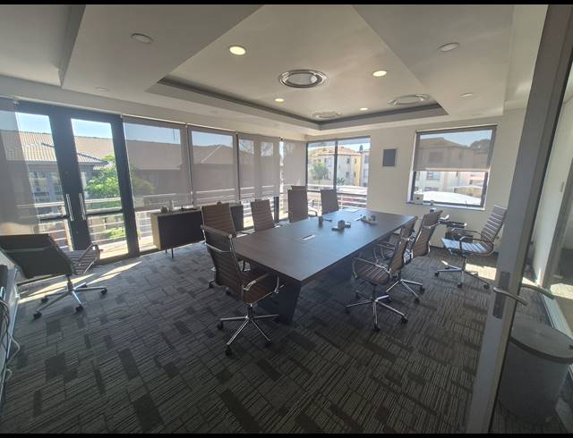 196M² OFFICE TO LET IN WOODMEAD